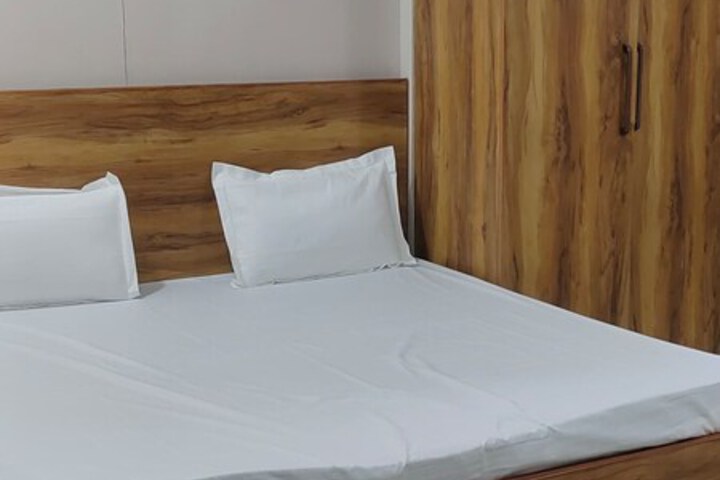 Room 12 of 29