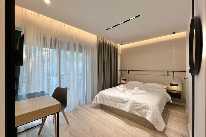 Room 26 of 49