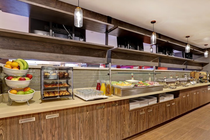 Breakfast/Coffee Service 33 of 59