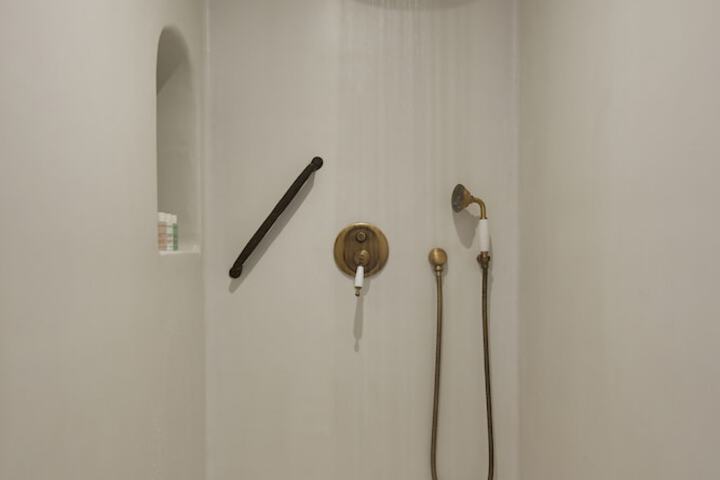 Room 143 of 174