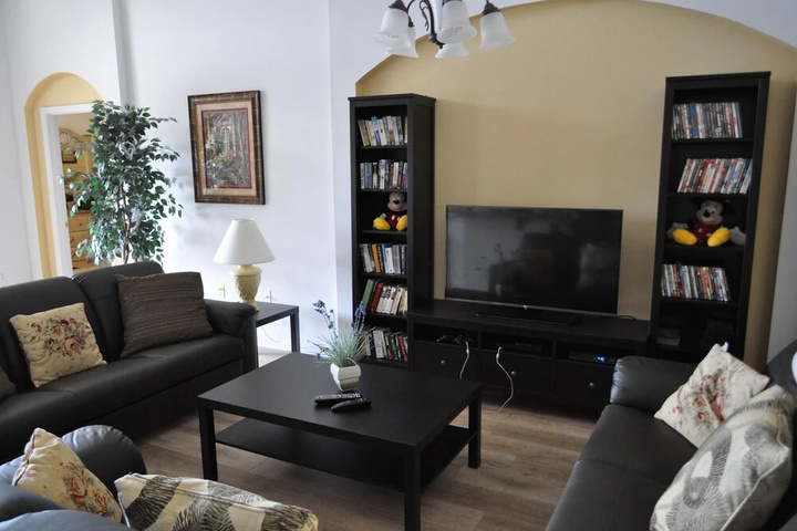 Room 2 of 16