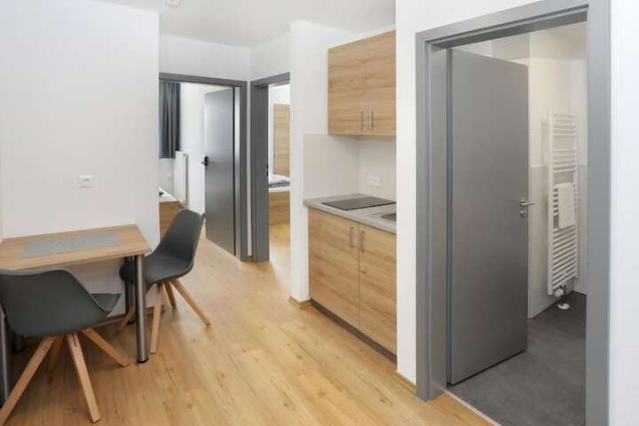 Room 4 of 18