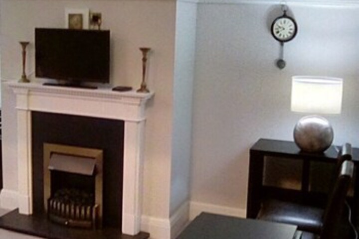 Lounge 8 of 23