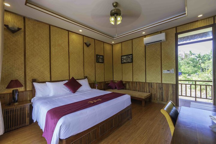 Room 2 of 101