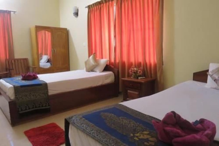 Room 10 of 42