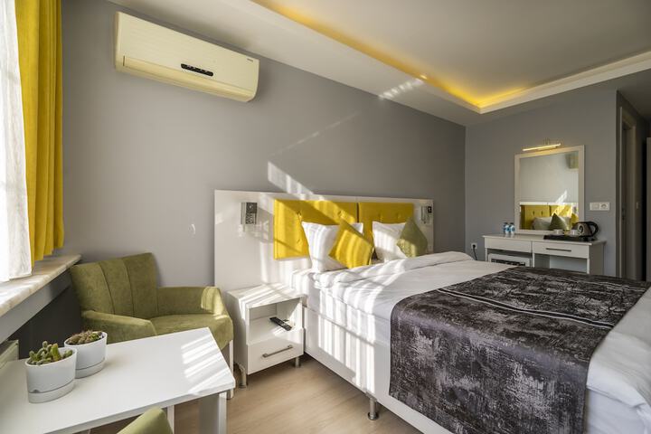 Room 12 of 46