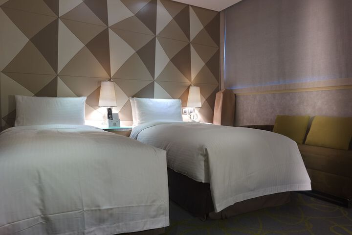 Room 10 of 56