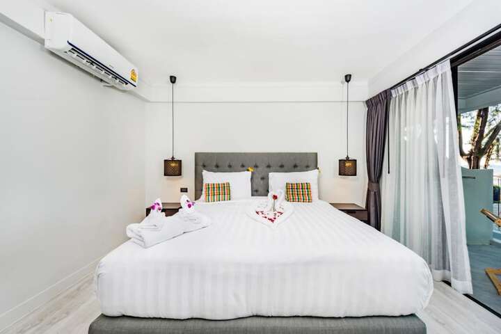 Room 12 of 34