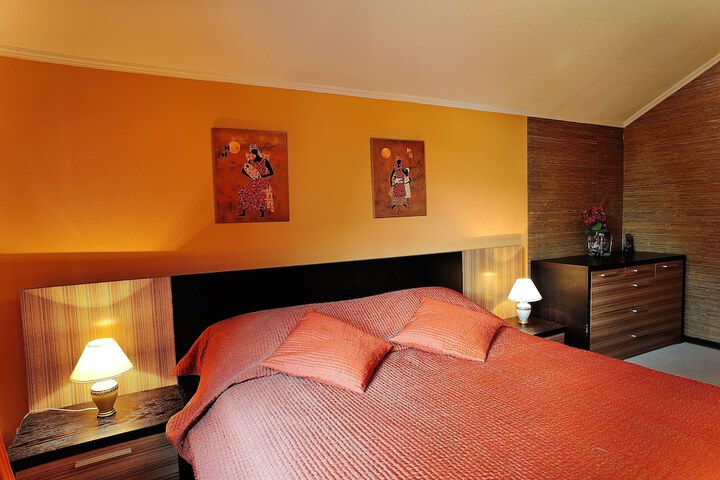 Room 22 of 191