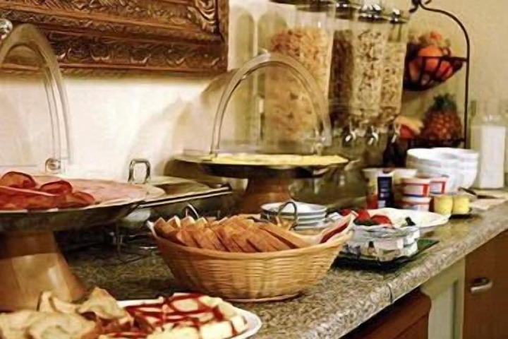 Breakfast/Coffee Service 21 of 24
