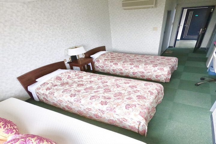 Room 13 of 43