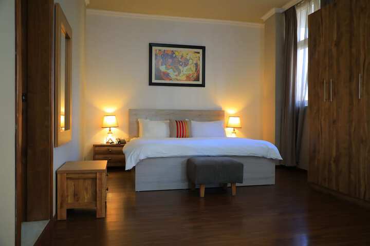 Room 27 of 130