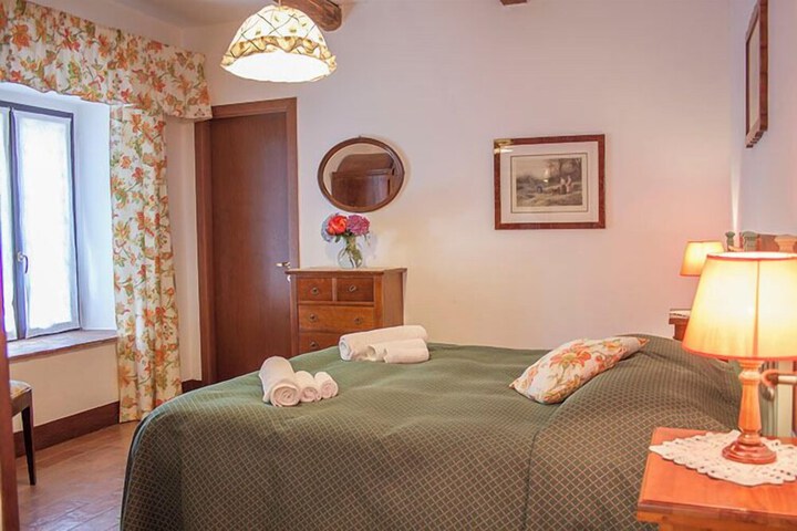 Room 10 of 63