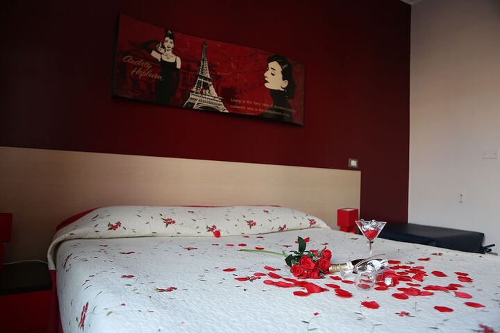 Room 5 of 28