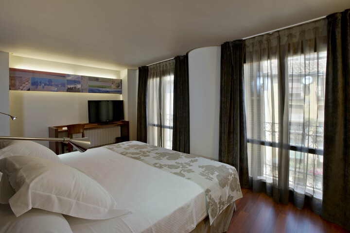 Room 13 of 81