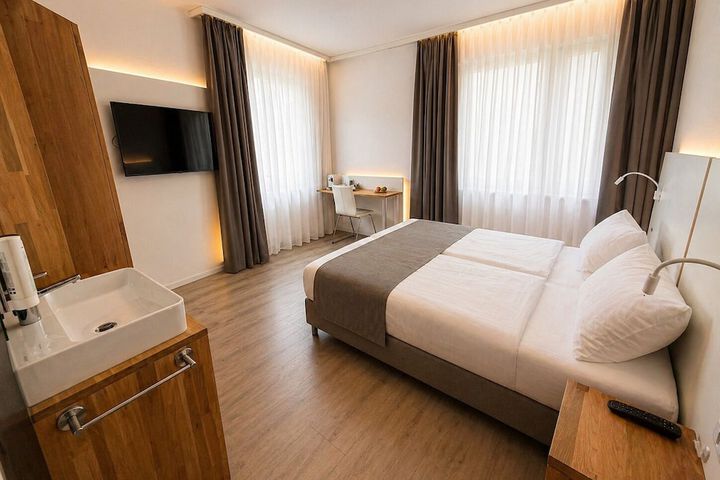 Room 34 of 91