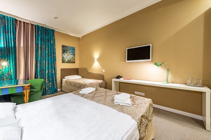 Room 4 of 30
