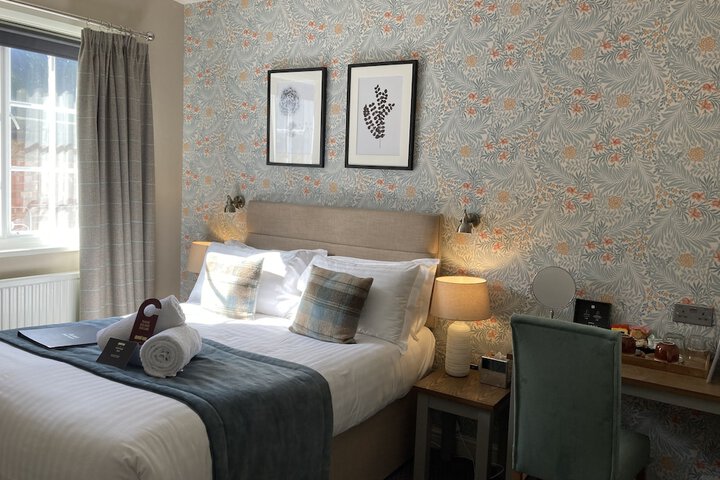 Room 11 of 33