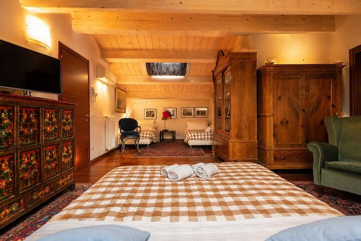 Room 16 of 64