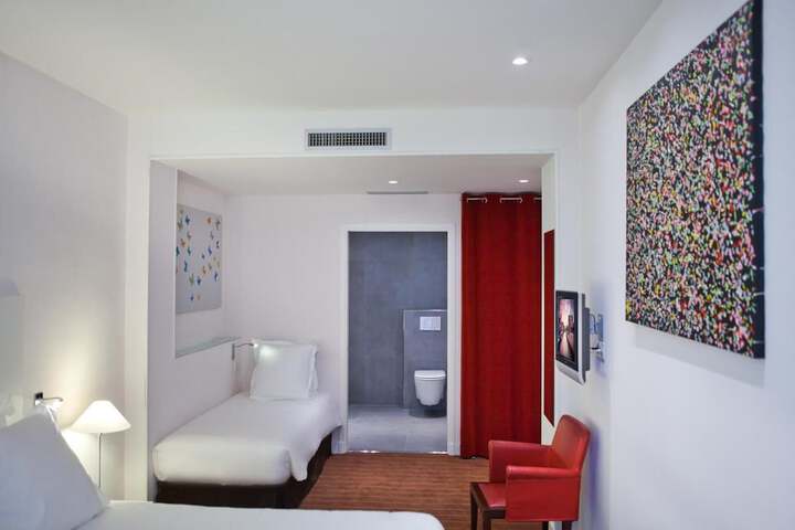 Room 29 of 59