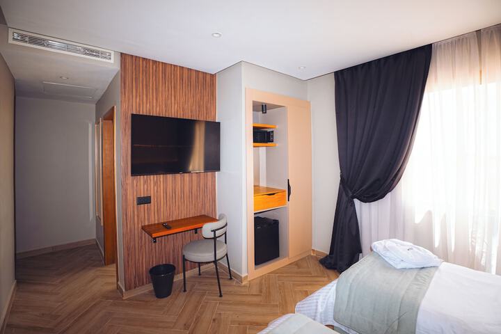 Room 7 of 38