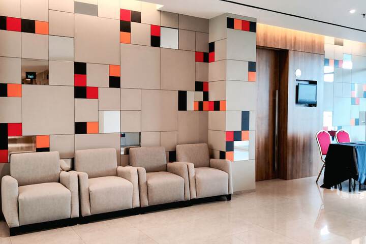 Ballroom/Hall 61 of 71
