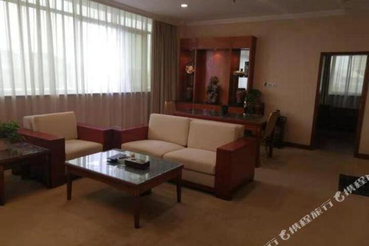 Qianjiang Hotel