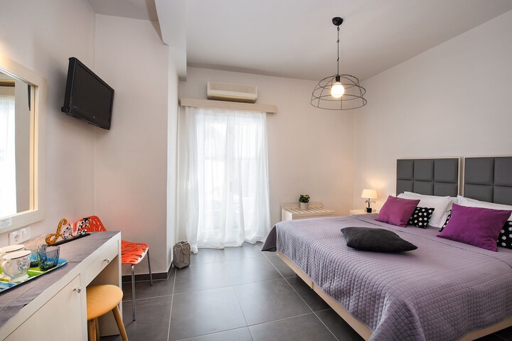 Room 2 of 58