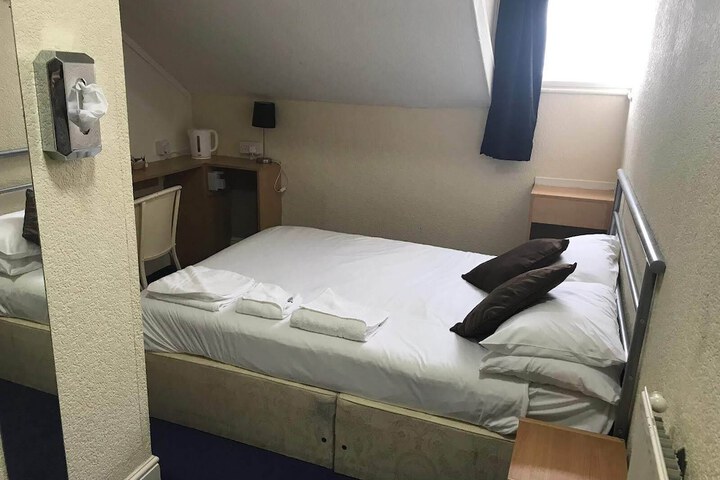 Room 11 of 22