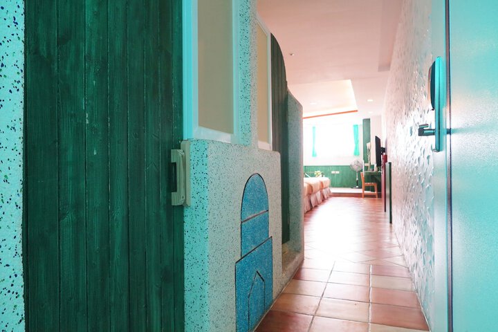 Room 28 of 46