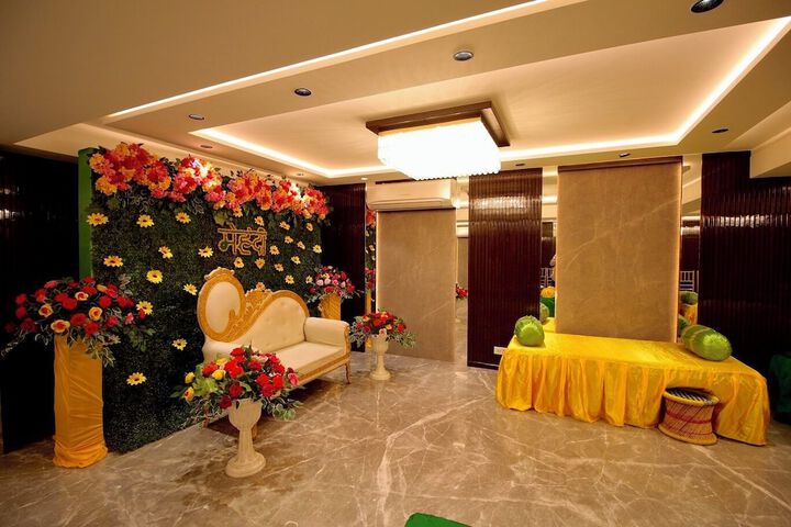 Ballroom/Hall 36 of 45