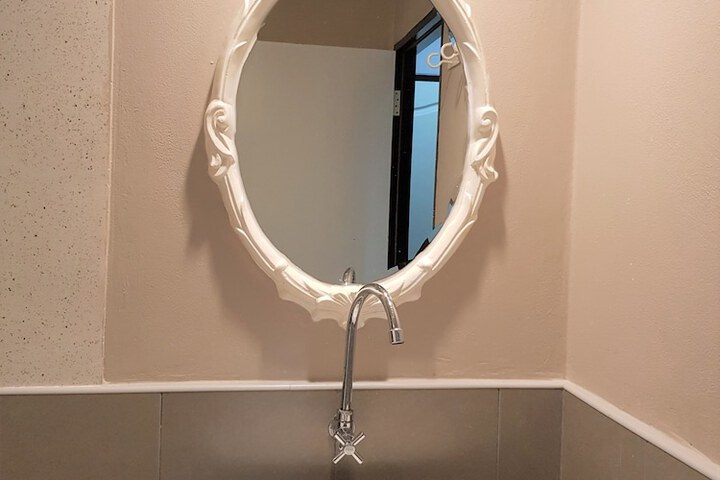 Room 28 of 43