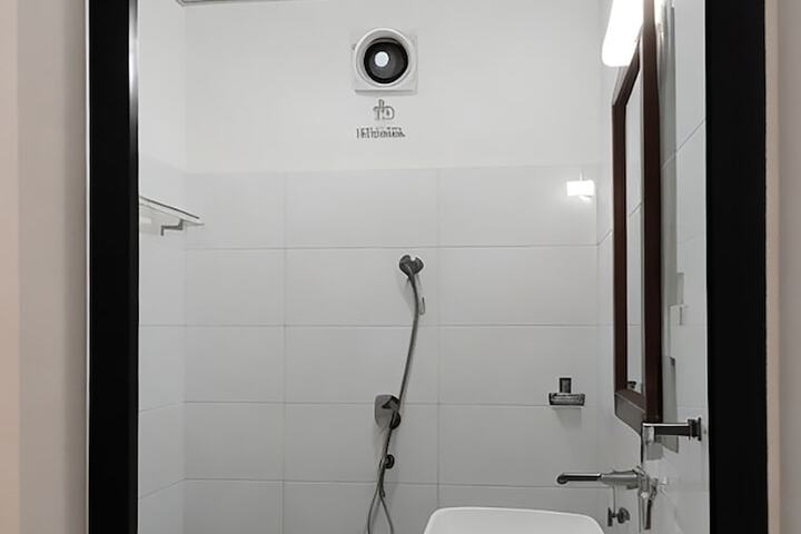 Room 8 of 17