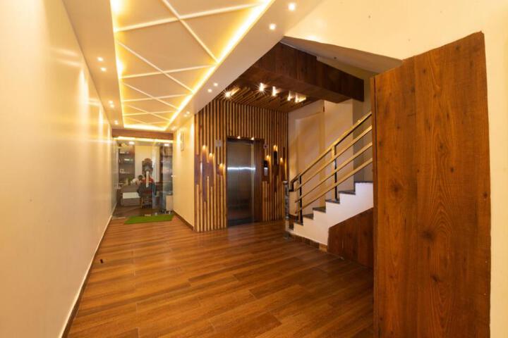 Hotel Aishwarya and Restaurant