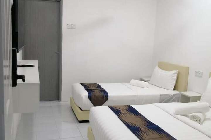 Room 2 of 6