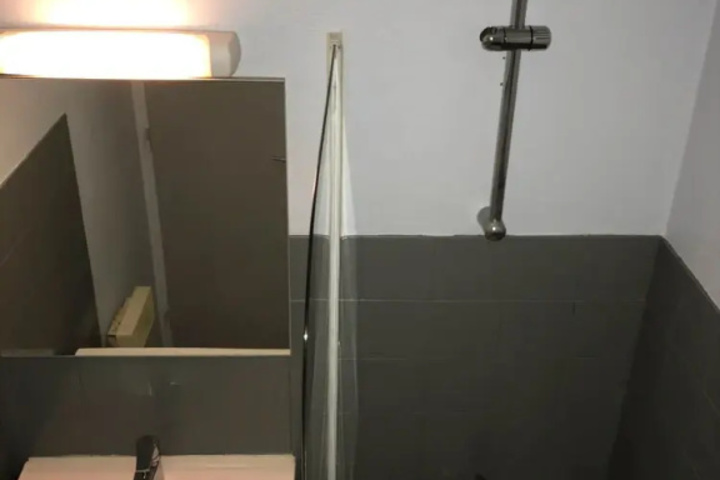 Room 7 of 10