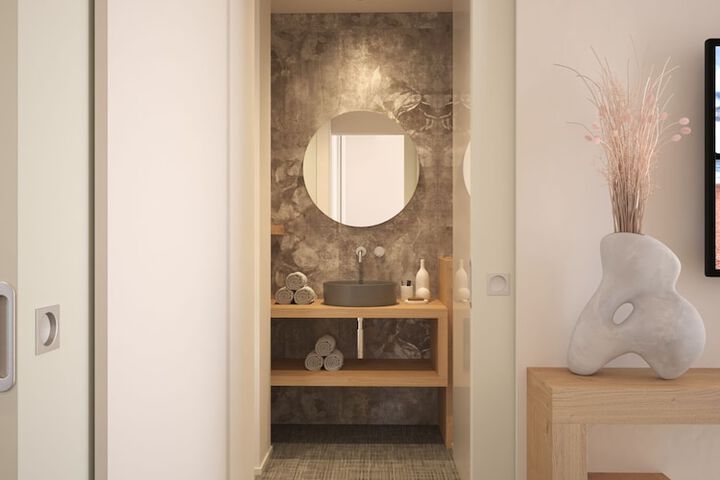 Room 83 of 129
