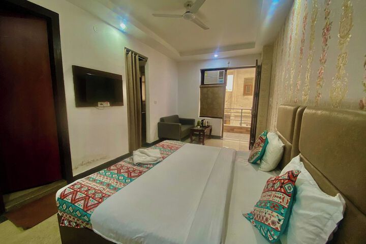 Room 17 of 31