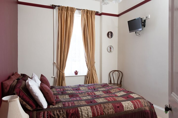 Room 15 of 28