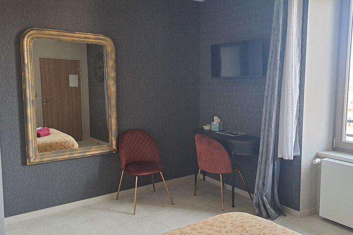 Room 32 of 51