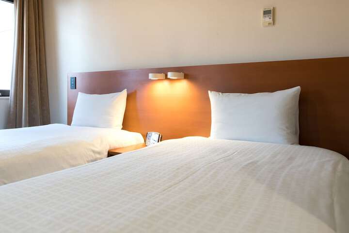 Room 10 of 36