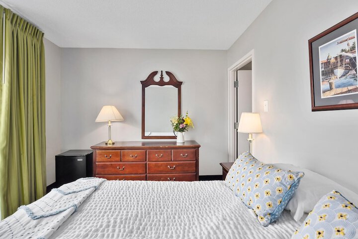 Room 6 of 22