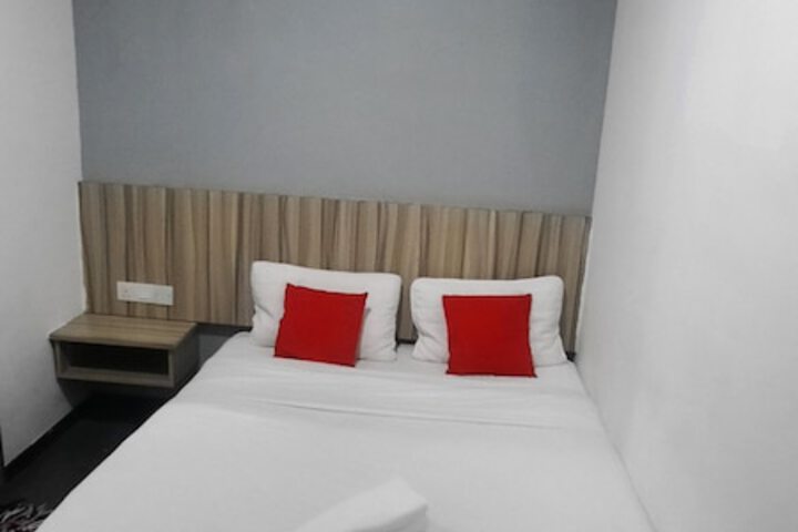 Room 22 of 28