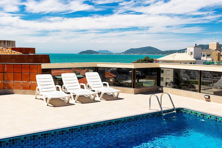 Hotel with Pool