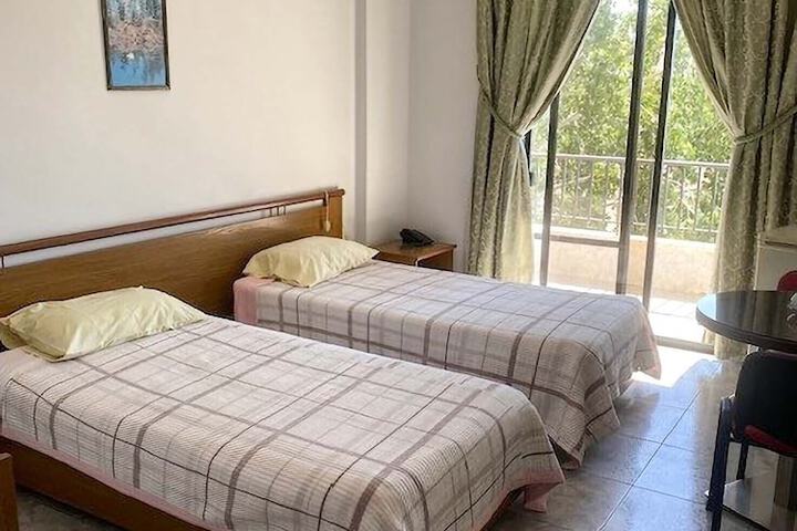 Room 6 of 19
