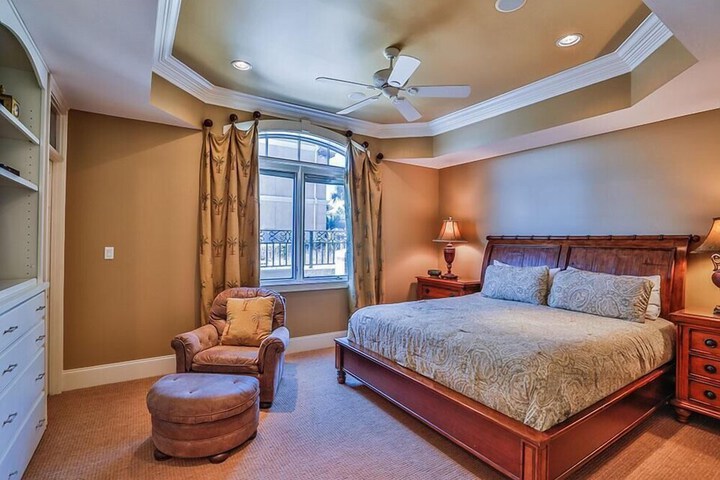 Room 3 of 33