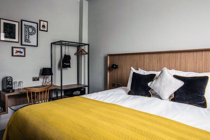 Room 6 of 53
