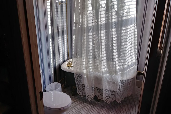 Room 40 of 60