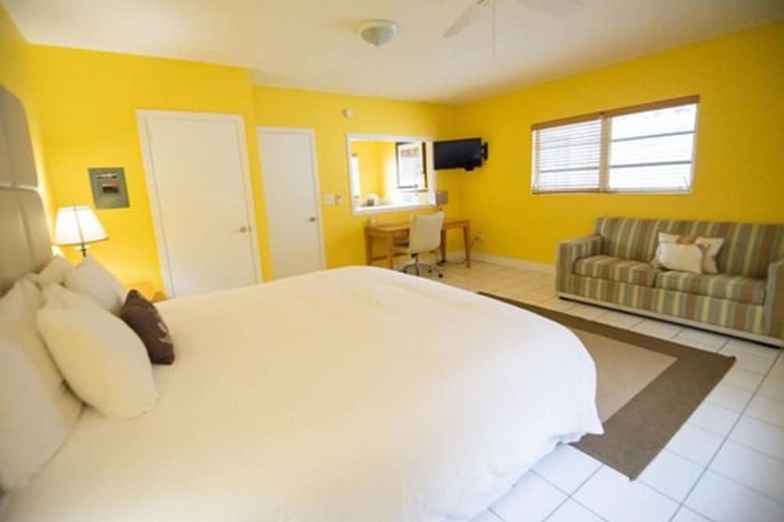 Room 6 of 27