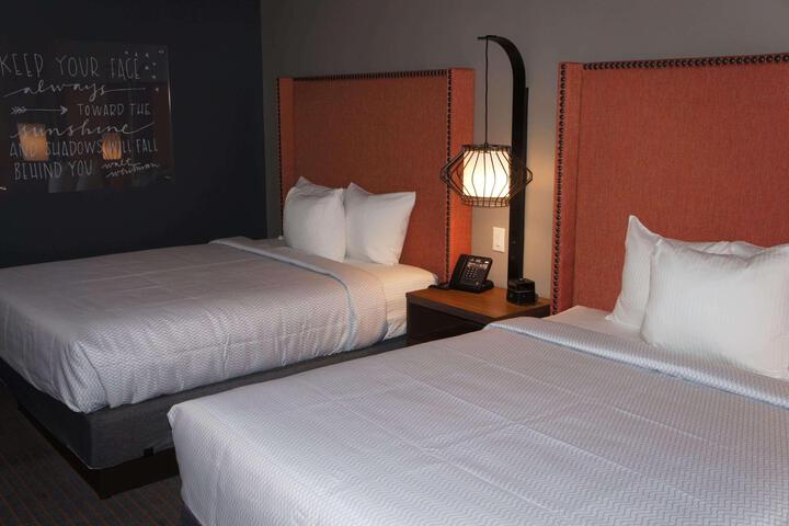 2 Queen Beds (8 of 8)